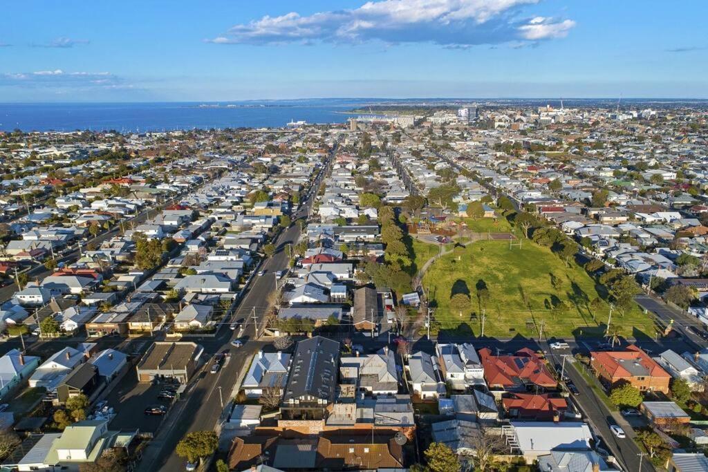 The Pix - Industrial Chic At Its Best Geelong West Экстерьер фото